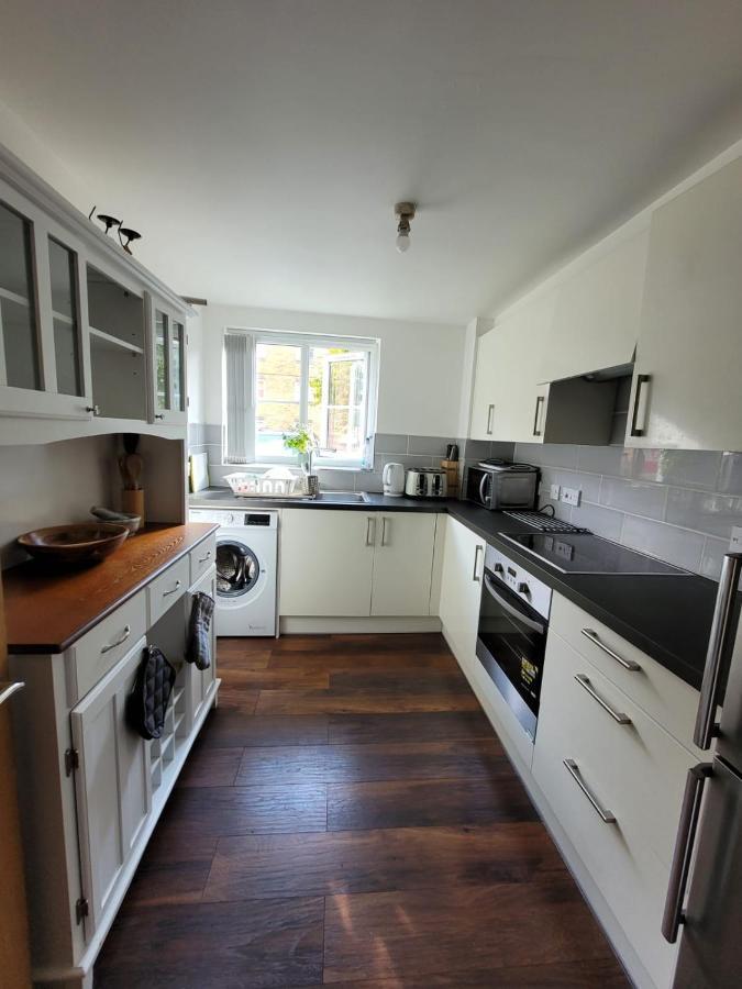 Comfortable Two Bedroom Modern Apartment 伦敦 外观 照片