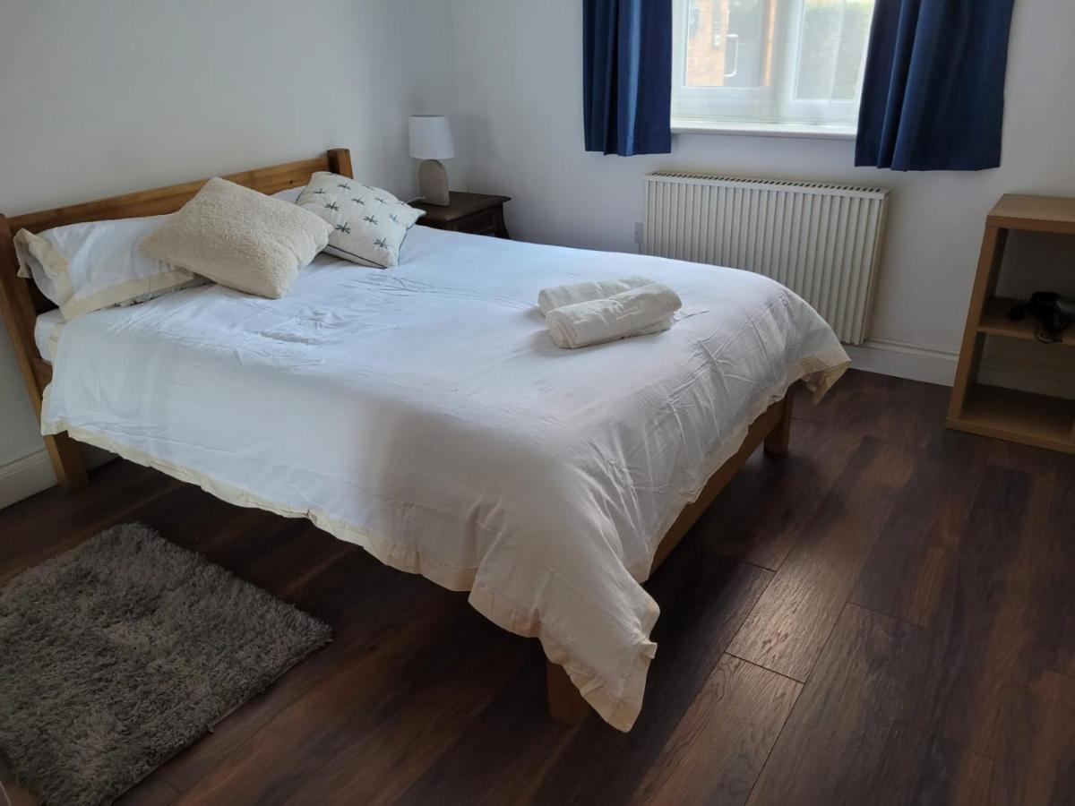 Comfortable Two Bedroom Modern Apartment 伦敦 外观 照片