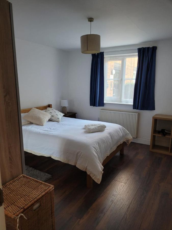 Comfortable Two Bedroom Modern Apartment 伦敦 外观 照片