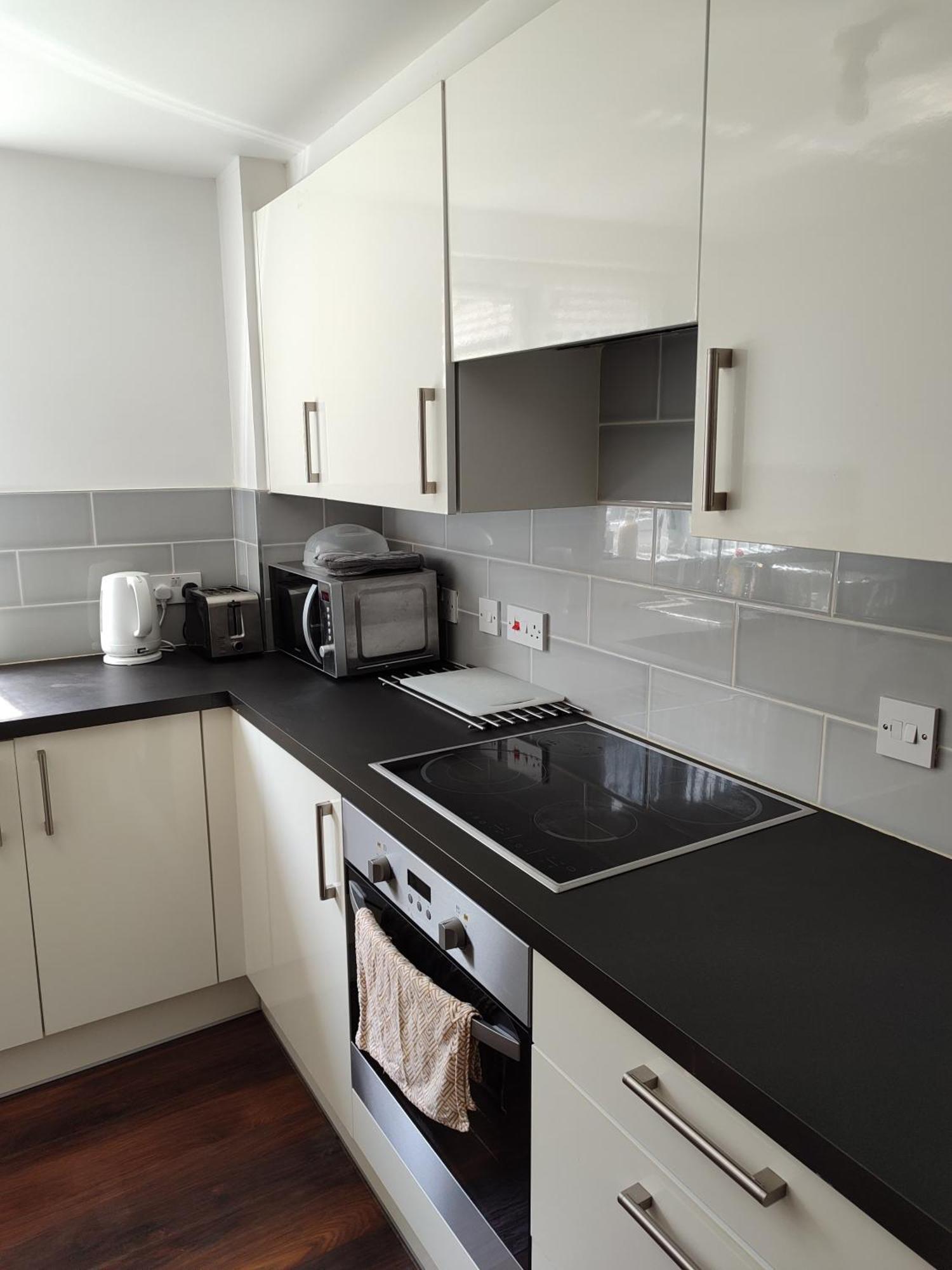 Comfortable Two Bedroom Modern Apartment 伦敦 外观 照片